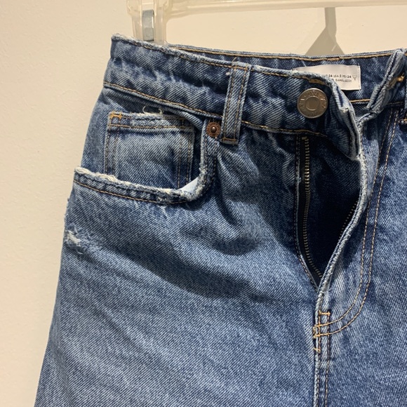 Zara Women’s Size 2 distressed jeans regular wash - Picture 5 of 8